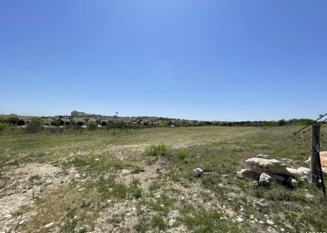 rental at 0 Lookout in Live Oak, TX — photo 3