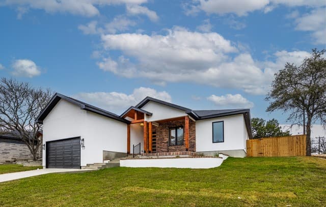 Home for sale at 8227 Old Austin Road in Selma, TX — photo 2