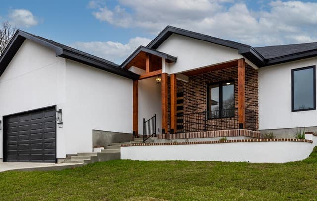 Home for sale at 8227 Old Austin Road in Selma, TX — photo 3