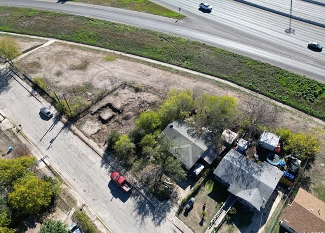 rental at 228 Guanajuato in San Antonio, TX — photo 3