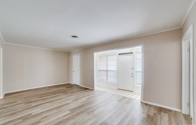 3-bedroom rental at 2802 Darwin in San Antonio, TX — photo 3