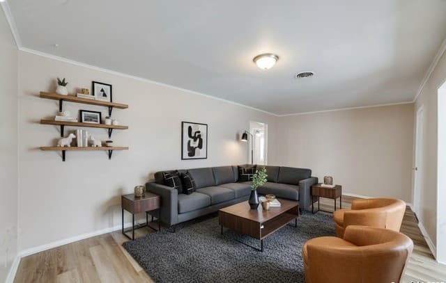 3-bedroom rental at 2802 Darwin in San Antonio, TX — photo 4
