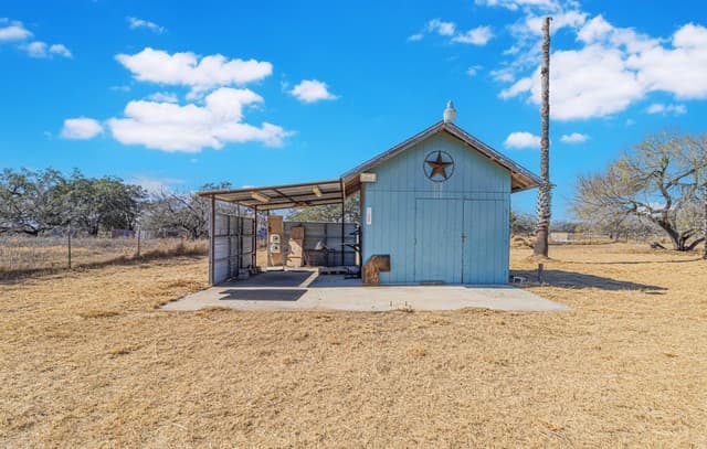 Home for sale at 8547 Catnip Pass in Elmendorf, TX — photo 4