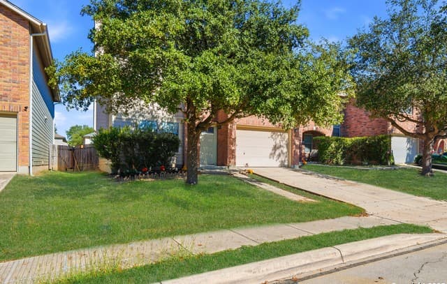 3-bedroom rental at 11123 Icicle Bench in San Antonio, TX — photo 3