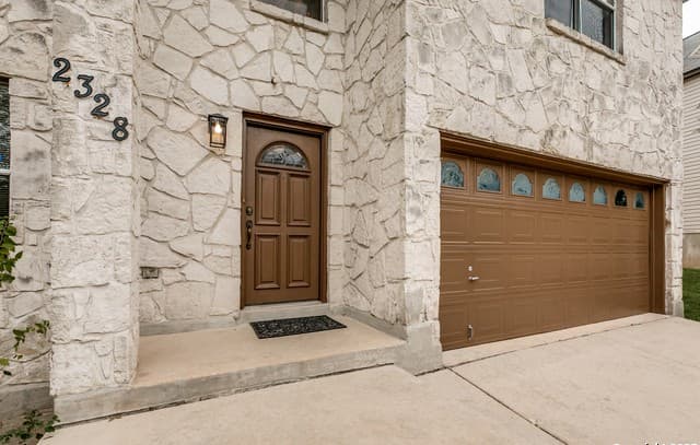 4-bedroom rental at 2328 Village PKWY in San Antonio, TX — photo 4