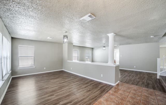 4-bedroom rental at 2328 Village PKWY in San Antonio, TX — photo 5