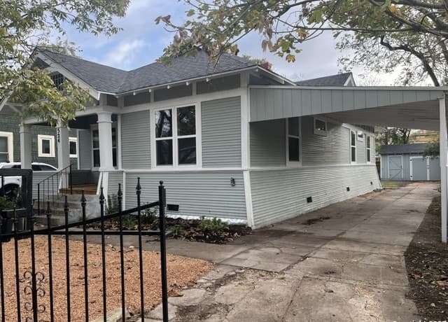 3-bedroom rental at 524 Hunstock in San Antonio, TX — photo 2