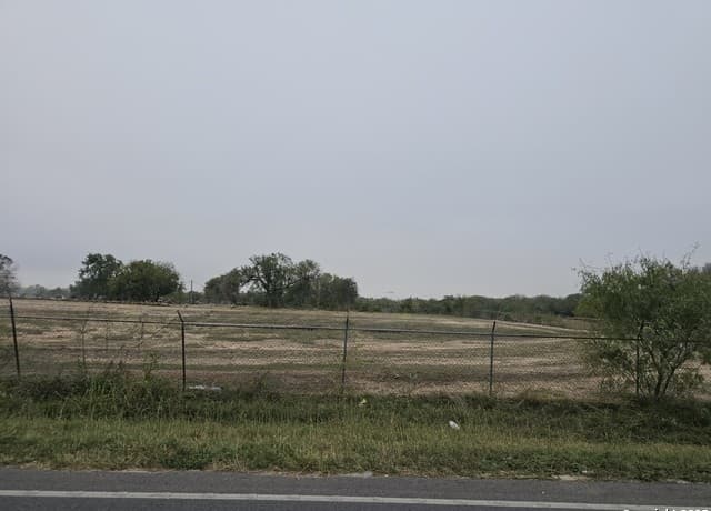 rental at 13407 Henze in San Antonio, TX — photo 4