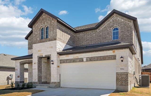 Home for sale at 10129 Strasbourg Way in Schertz, TX — photo 2