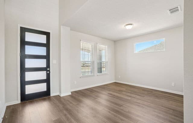 Home for sale at 10129 Strasbourg Way in Schertz, TX — photo 4