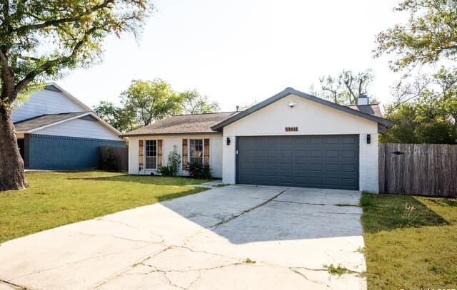 5-bedroom rental at 12445 Vista Rim in San Antonio, TX — photo 4