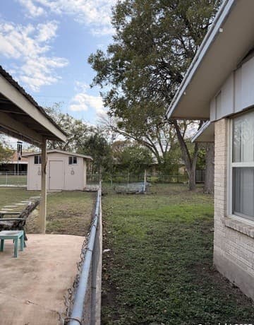 3-bedroom rental at 5006 Creekmoor in San Antonio, TX — photo 5