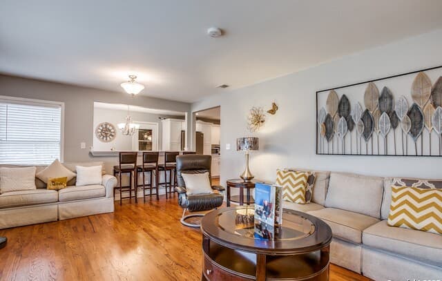 3-bedroom rental at 6531 Fox Run in San Antonio, TX — photo 5