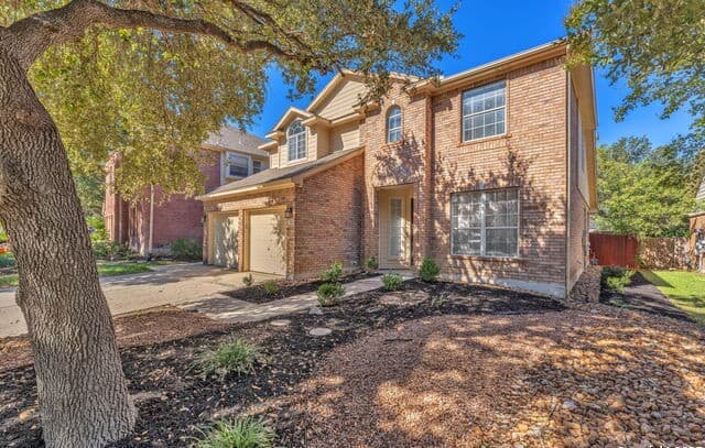 3-bedroom rental at 3027 Fall Mist in San Antonio, TX — photo 2