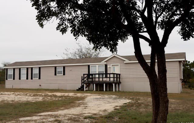 3-bedroom home for sale at 18707 County Road 5736 in Castroville TX