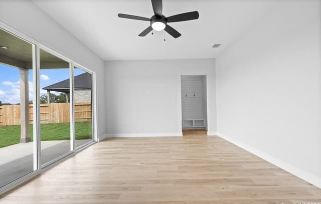 4-bedroom rental at 159 Azalea Alley in Castroville, TX — photo 4