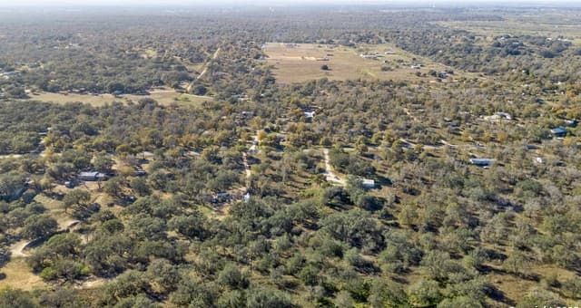 rental at 181 LOT 4 Marbach in Somerset, TX — photo 2