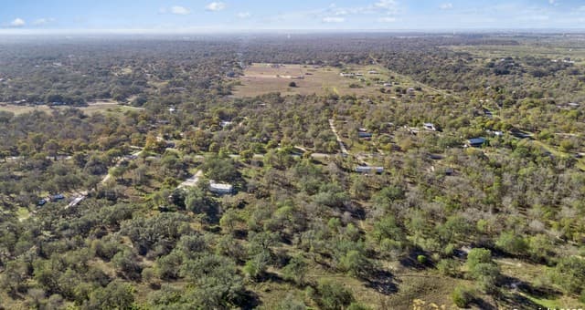 rental at 181 LOT 4 Marbach in Somerset, TX — photo 4