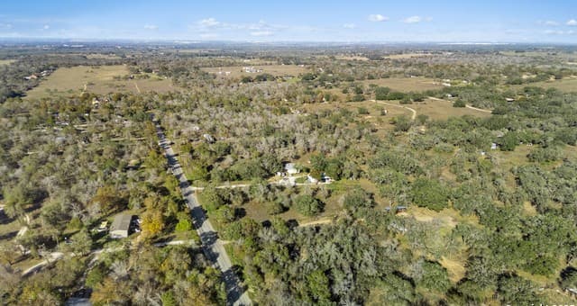 rental at 181 LOT 4 Marbach in Somerset, TX — photo 5
