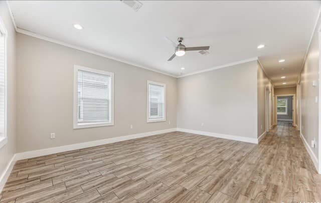 4-bedroom rental at 1416 Burleson in San Antonio, TX — photo 5