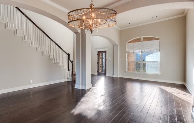 5-bedroom rental at 3327 Monarch in San Antonio, TX — photo 5