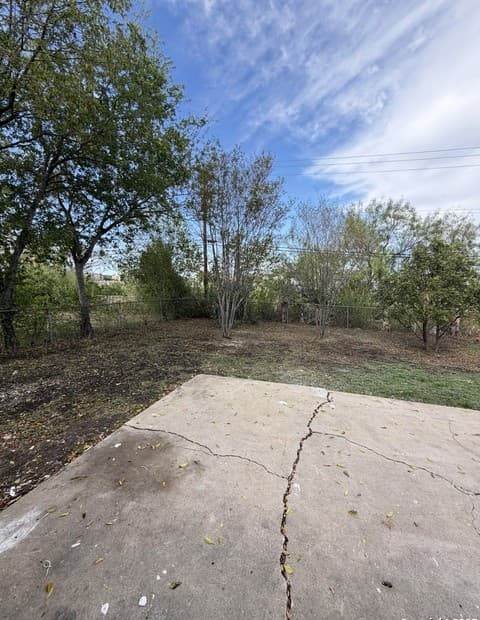 3-bedroom rental at 123 Moss Valley in San Antonio, TX — photo 4