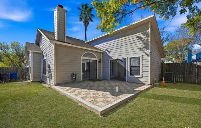 2-bedroom rental at 6304 Village Arbor in San Antonio, TX — photo 4