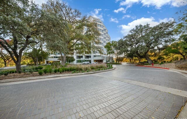 2-bedroom rental at 200 Patterson Unit APT 210 in San Antonio, TX — photo 1