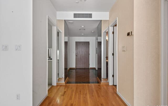 2-bedroom rental at 200 Patterson Unit APT 210 in San Antonio, TX — photo 4