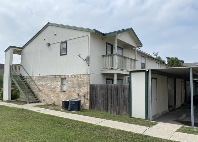 1-bedroom rental at 4949 Hamilton Wolfe Unit 5201 in San Antonio, TX — photo 2