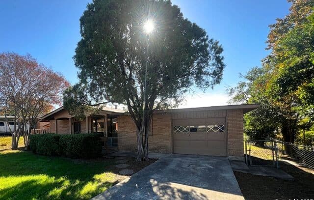 3-bedroom rental at 322 Senova in San Antonio, TX — photo 3