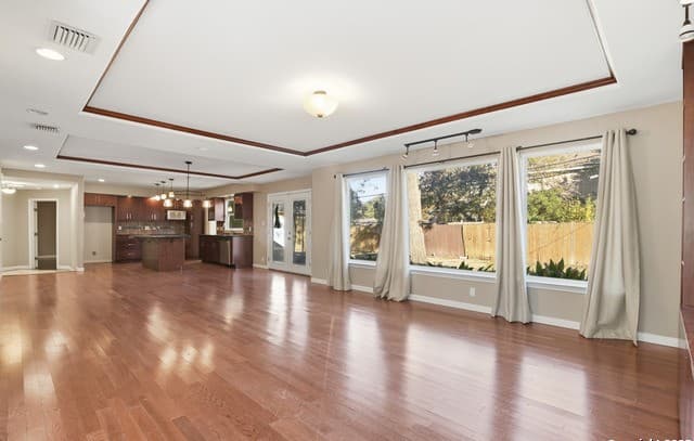4-bedroom rental at 415 Calumet in San Antonio, TX — photo 5