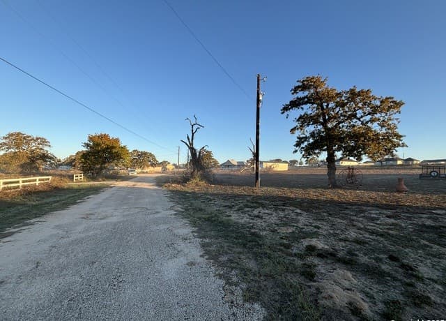 rental at 410 Shady in La Vernia, TX — photo 1