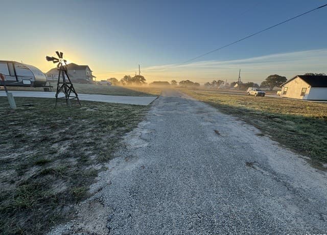rental at 410 Shady in La Vernia, TX — photo 2