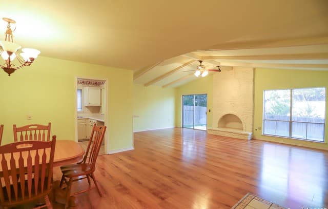 3-bedroom rental at 8227 Capricorn in Universal City, TX — photo 4