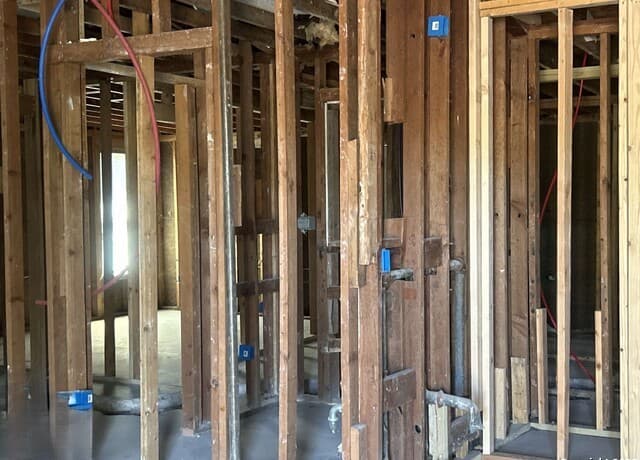 3-bedroom rental at 2618 Lombrano St in San Antonio, TX — photo 4