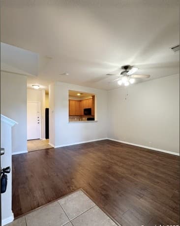 2-bedroom rental at 2509 Grayson Cir in San Antonio, TX — photo 2