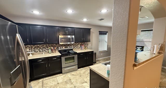 4-bedroom rental at 10239 Huisache Field in Helotes, TX — photo 4