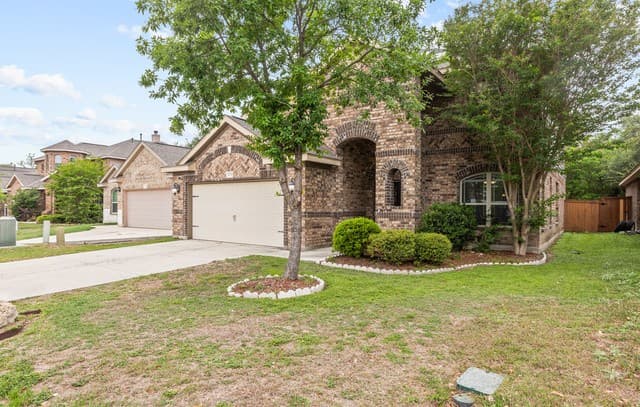 4-bedroom rental at 8719 Kallison Arbor in San Antonio, TX — photo 2