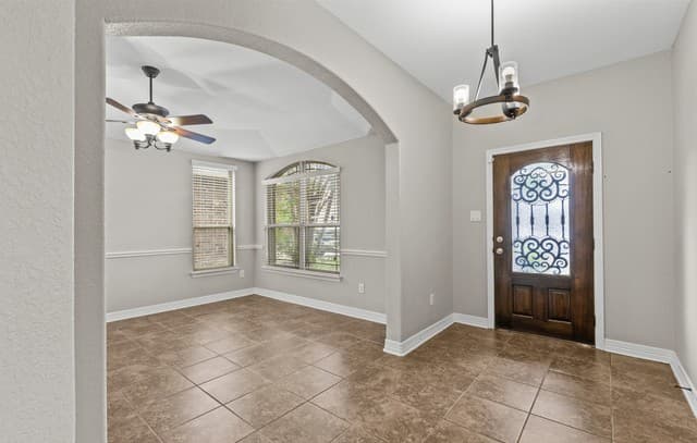 4-bedroom rental at 8719 Kallison Arbor in San Antonio, TX — photo 3