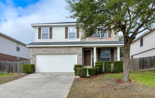 4-bedroom rental at 9023 Sahara Wds in Universal City, TX — photo 1