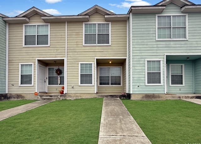 2-bedroom rental at 107 Autumn PASS Unit 107 in San Antonio, TX — photo 1