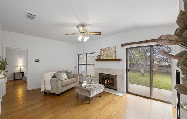 3-bedroom rental at 3807 Pine Breeze in San Antonio, TX — photo 4