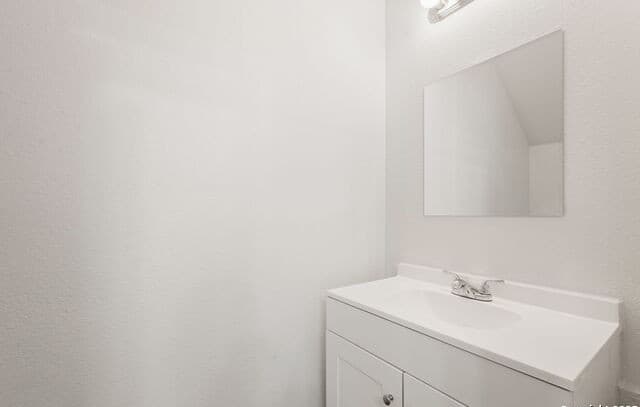 3-bedroom rental at 8719 Wurzbach Unit 202 in San Antonio, TX — photo 5