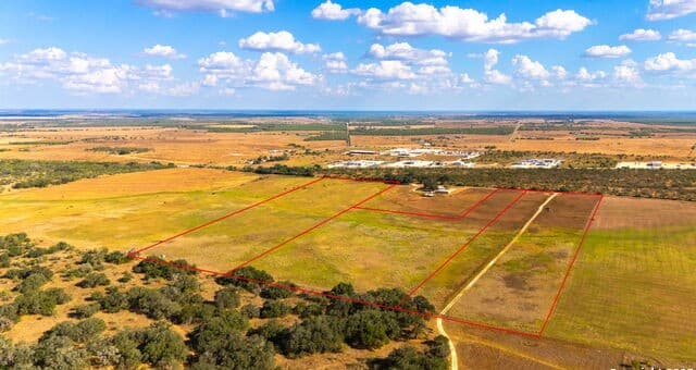 rental at 43.79 ACRES Bynum Road in Floresville, TX — photo 5