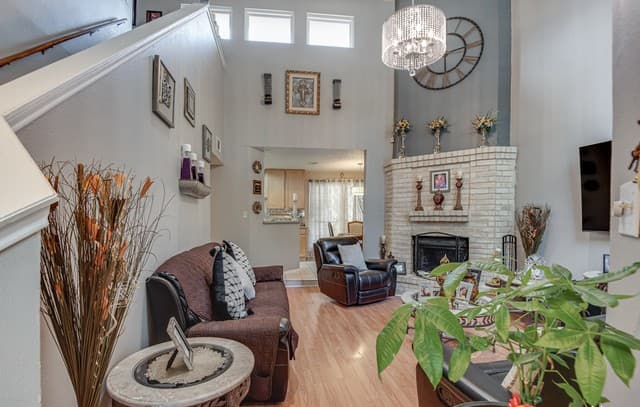 3-bedroom rental at 6250 Candleview Ct in San Antonio, TX — photo 3