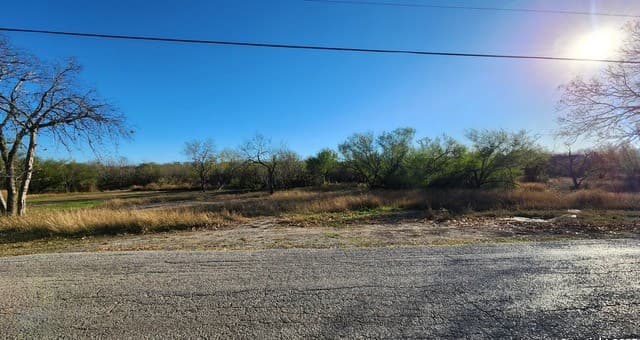 rental at 502 E E Ansley Blvd in San Antonio, TX — photo 3