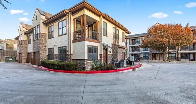 2-bedroom rental at 7342 Oak Manor Unit 6204 in San Antonio, TX — photo 1