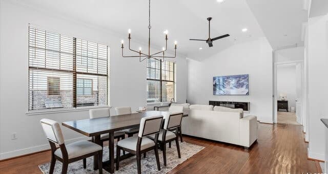 2-bedroom rental at 7342 Oak Manor Unit 6204 in San Antonio, TX — photo 5