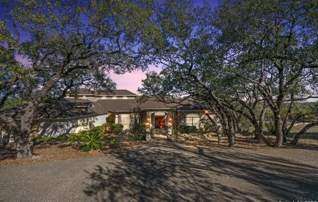 4-bedroom rental at 265 Fossil Hills in Spring Branch, TX — photo 2